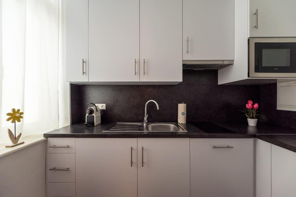 Pristine 1Br Steps From City By Hm Wien Exterior foto